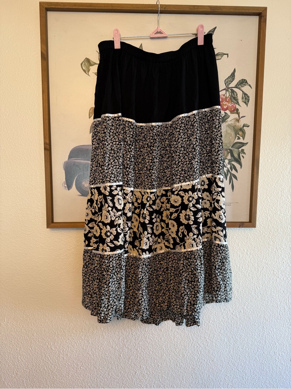 VTG boho Black & Cream Tiered Floral Maxi Festival Skirt
